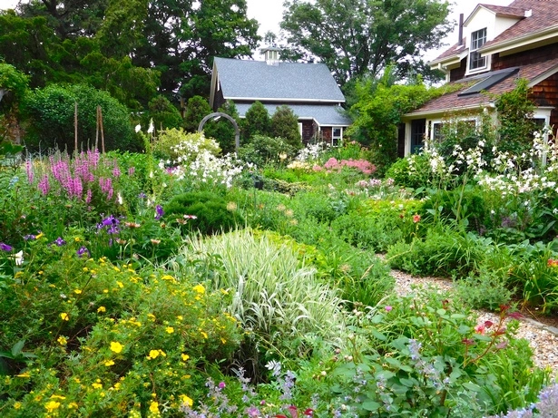 Как да създадете английска вила градина so-erstellen-sie-einen-englischen-cottage-garten-83_10-2