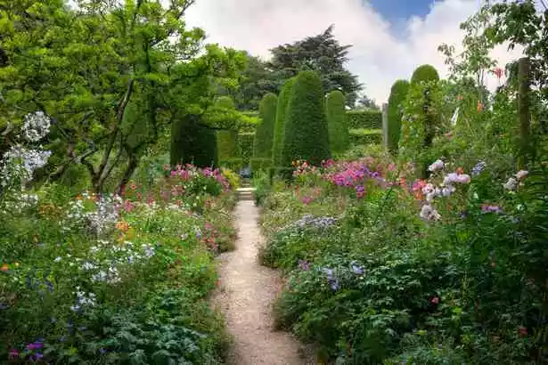Как да създадете английска вила градина so-erstellen-sie-einen-englischen-cottage-garten-83_13-5